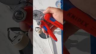 instalación de lámparas en repisa con pinza crimpadora 975514 electricity tips tools diy knipex [upl. by Emiatej]