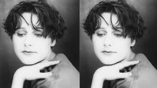 Cocteau Twins  Froufrou Foxes in Midsummer Fires LIVE Elizabeth Fraser 2012 [upl. by Ylloj241]