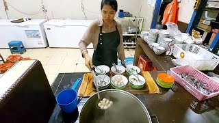 BAKSO MAREM LEGENDARIS DI LAMPUNG YANG SELALU DISERBU PEMBELI  INDONESIAN STREET FOOD [upl. by Trotta]