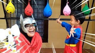 Main Balon Surprise Superhero  Ada Mainan Apa Aja Ya di Dalam Balon Air Surprise nya [upl. by Louanna]