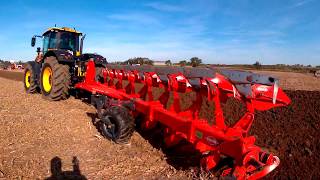 2017 JCB Fastrac 8330 Tractor With Kuhn VariMaster Plough [upl. by Osswald188]