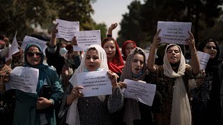 Lebensbedingungen für Frauen in Afghanistan verschlechtern sich [upl. by Dearden]