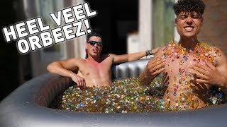 JACUZZI HELEMAAL VULLEN MET ORBEEZ  beelden john voor het mis ging [upl. by Rambow845]