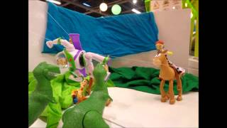 Ateliers Fnac Kids avec Disney  Attaque du Tirex de Toy Story [upl. by Oirtemed]