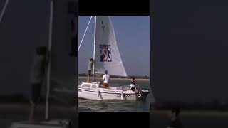 Hissage de la grande voile et vive lOM 😂 comédie film navigation technique [upl. by Doowyah]