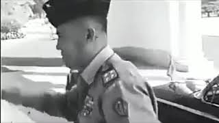 Laksamana TNI RE Martadinata  Rapat Kabinet dgn Presiden Soekarno  1960 [upl. by Hedve]