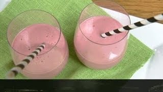 Mitt kök Smoothie med avokado ingefära och hallon  TV4 [upl. by Hcirdla]