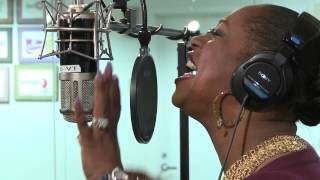 Regina Belle performing quotMake An Example Out Of Mequot at SiriusXM [upl. by Vada]