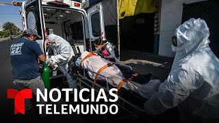 Enfermos de COVID19 mueren a las puertas de los hospitales  Noticias Telemundo [upl. by Odnumyar]