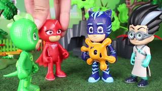 PJ Masks Toys ⚡ Catboy leaves the PJ Masks [upl. by Lucienne]