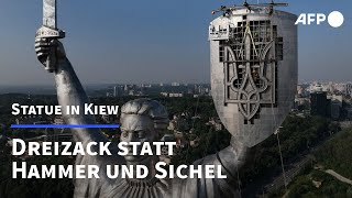 Ukrainischer Dreizack statt Hammer und Sichel für Kiews Riesenstatue  AFP [upl. by Lenehc]