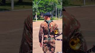 O corneteiro é o comunicador musical dentro do Exército [upl. by Waal15]