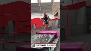 Stuntwoman training 😲 🎥 TT escacstunt [upl. by Roslyn]