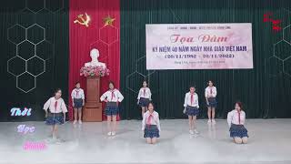 Thời Học Sinh ❤  Tiết mục múa tặng thầy cô 2011 [upl. by Hebe]