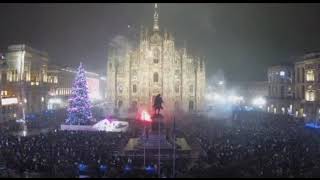 Piazza Duomo Milano a CAPODANNO [upl. by Earazed]