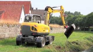 Wacker Neuson 9503 Mobilbagger im Einsatz  Wacker Neuson 9503 digging mud HD [upl. by Shank]