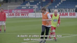 De eerste keer Nardi in het Walking Football [upl. by Llenej]