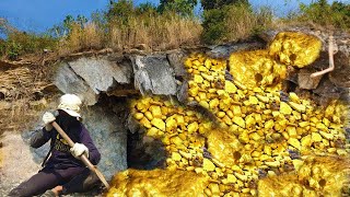 OMG Lucky Lucky Day Mining Gold  Finding and digging gold [upl. by Frissell]