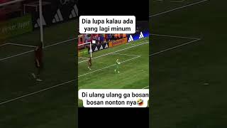 Ketika kiper lupa kalau ada 1 pemain dibelakanya fypyoutube football fypシ゚ soccer [upl. by Hairas]