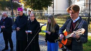 Bieg Papieski w Łowiczu Wspólne odśpiewanie quotBarkiquot [upl. by Gad]