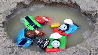 Aprende Colores para Niños en Español Coches Trenes y Carros Disney Cars y Agua [upl. by Benenson865]