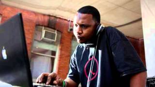 DJ Rashad vs Julio Bashmore  Battle For Middle You Juke Remix [upl. by Hcra97]