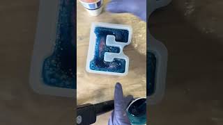 Letter “E” 💙🩷 epoxyresinart epoxy epoxyresin resin resinart resinartist resincrafts letter [upl. by Philbin]