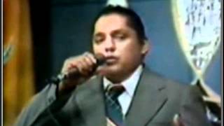 Julio Jaramillo canta el bolero quotRecuerdosquot [upl. by Ahsitel428]