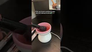 Makes cleaning my brushes so much easier💋 makeupaccessories beautyhacks cosmeticbrushes [upl. by Blanc95]