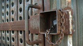 La puerta de los deportados en la frontera entre EEUU y México [upl. by Wavell318]