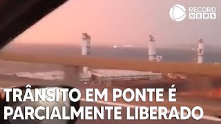 Trânsito na Ponte RioNiterói é liberado parcialmente [upl. by Diaz]