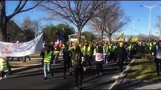 Gilets jaunes  les manifestants arlésiens rejoignent Nîmes [upl. by Osher906]