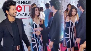 Anushka Sen Guding Somthing to Siddharth Nigam on RedCarpet of Filmfare OTT Awards 2023 [upl. by Nottus]