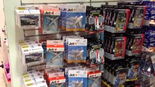 ブリスベン空港 ジェットスターのおもちゃ Brisbane Airport JetStar Airplane Toys [upl. by Marden]