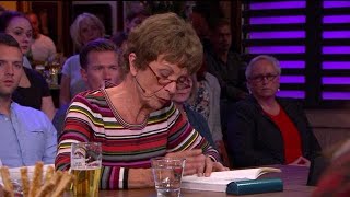 Moeder Joan leest emotionele afscheidsbrief dochter voor  RTL LATE NIGHT [upl. by Juana316]