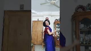 Kambariya song covered by me newsonganddancegirl song dance Diwali special dancemoves [upl. by Faubert]