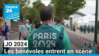 JO 2024  laventure olympique débute pour les bénévoles • FRANCE 24 [upl. by Lucina196]