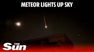 Meteor blazes across the sky as it lights up darkness over Berlin and Leipzig [upl. by Vonny]