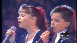 Sandy amp Júnior cantando Criança Esperança no Criança Esperança 1994 [upl. by Touber827]