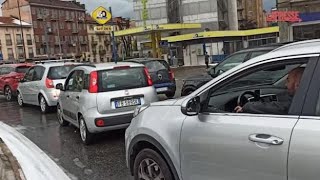 Violenta grandinata a Torino il video delle strade imbiancate [upl. by Gresham]