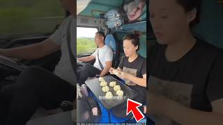 ये लड़की truck के अंदर खाना बनाती है  truck cooking  shortsvideo [upl. by Anam]