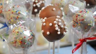 Recette des POP CAKES ou cake pops faciles pour les enfants [upl. by Haeel]