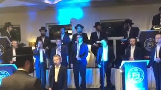 Yiddishe Nachas Shira amp Yanky Green Singing Davenen  אידיש נחת יענקי גרין שירה דאווענען [upl. by Ardme63]