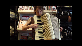 6023  Cream Hohner Verdi IIIM Piano Accordion LMM 41 120 799 [upl. by Akir96]