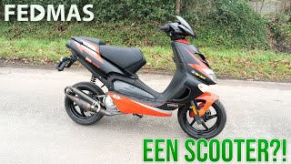 Een Scooter  APRILIA SR Minarelli 70cc [upl. by Chemosh]