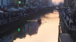 NAVIGLIO GRANDE GONDOLA CON SERVIZIO INTERNAZIONALE [upl. by Anilehcim343]