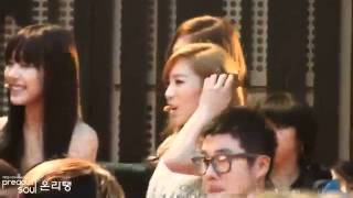 111103 SNSD Taeyeon  Style Icon Awards fancam [upl. by Persse]