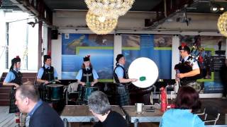 Doedelzak speler met drums 1822012 Happy Birthday [upl. by Nutter]