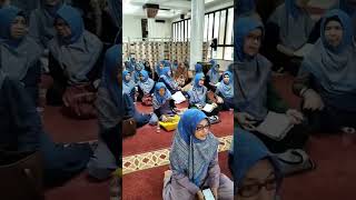 acara khatam Quran ustadzah umi Yayah tauziah di masjid taklim Al ikhlas sari bumi indah 😄 [upl. by Hekking]