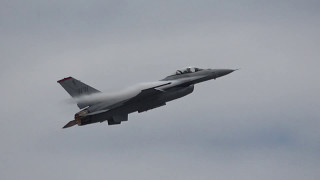 岩国FSD 2017 PACAF F16 Demo Team MCAS Iwakuni Air Show [upl. by Corliss706]